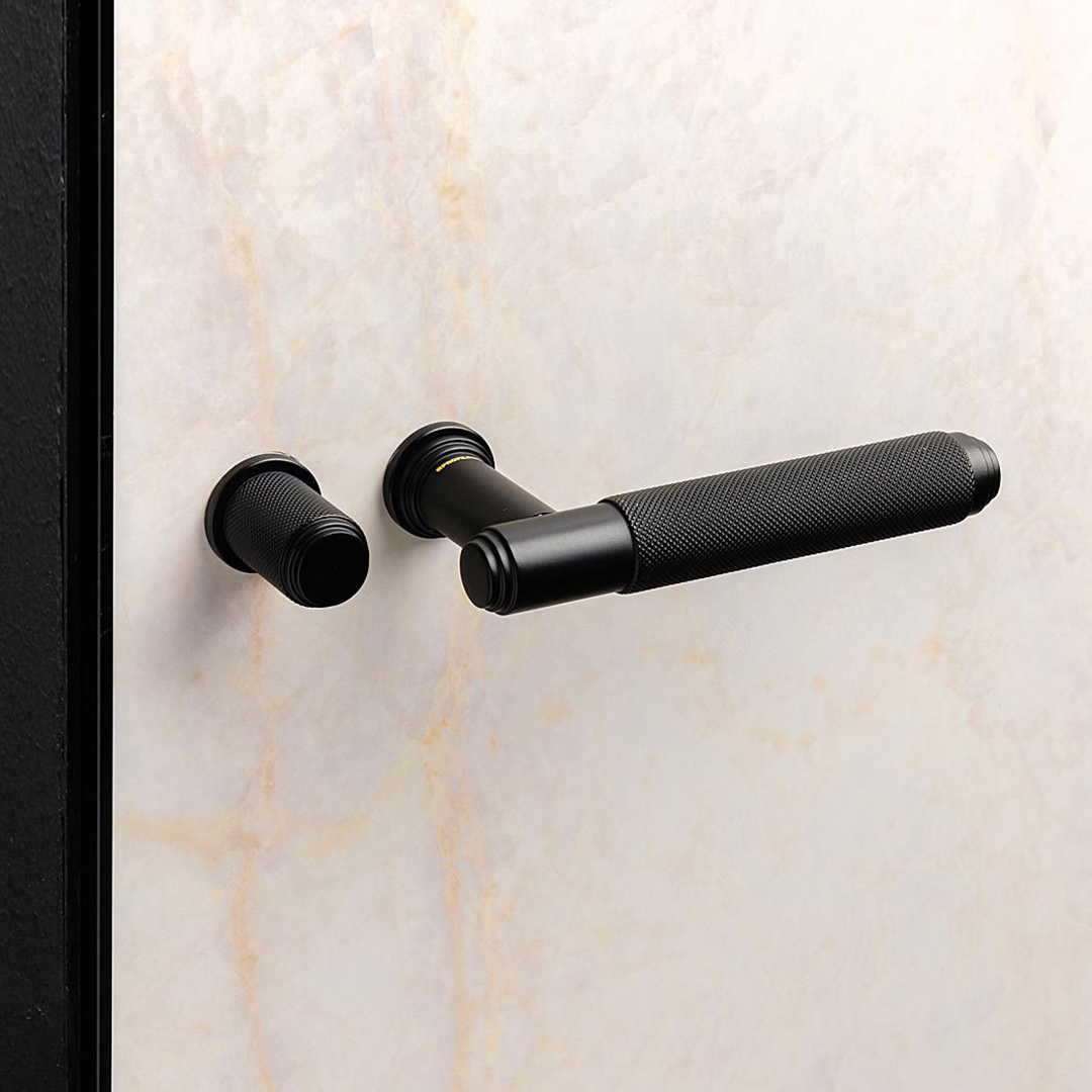 Дверная ручка EXA WC на розетках minimal цвет черный матовый